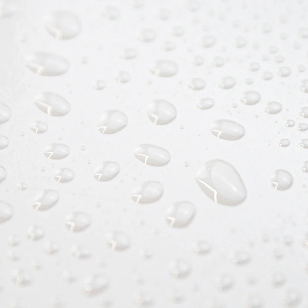 Synergie Skin FolliClear body spray texture